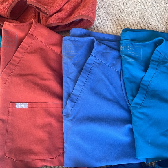 FIGS Scrub sets! - Picture 6 of 7